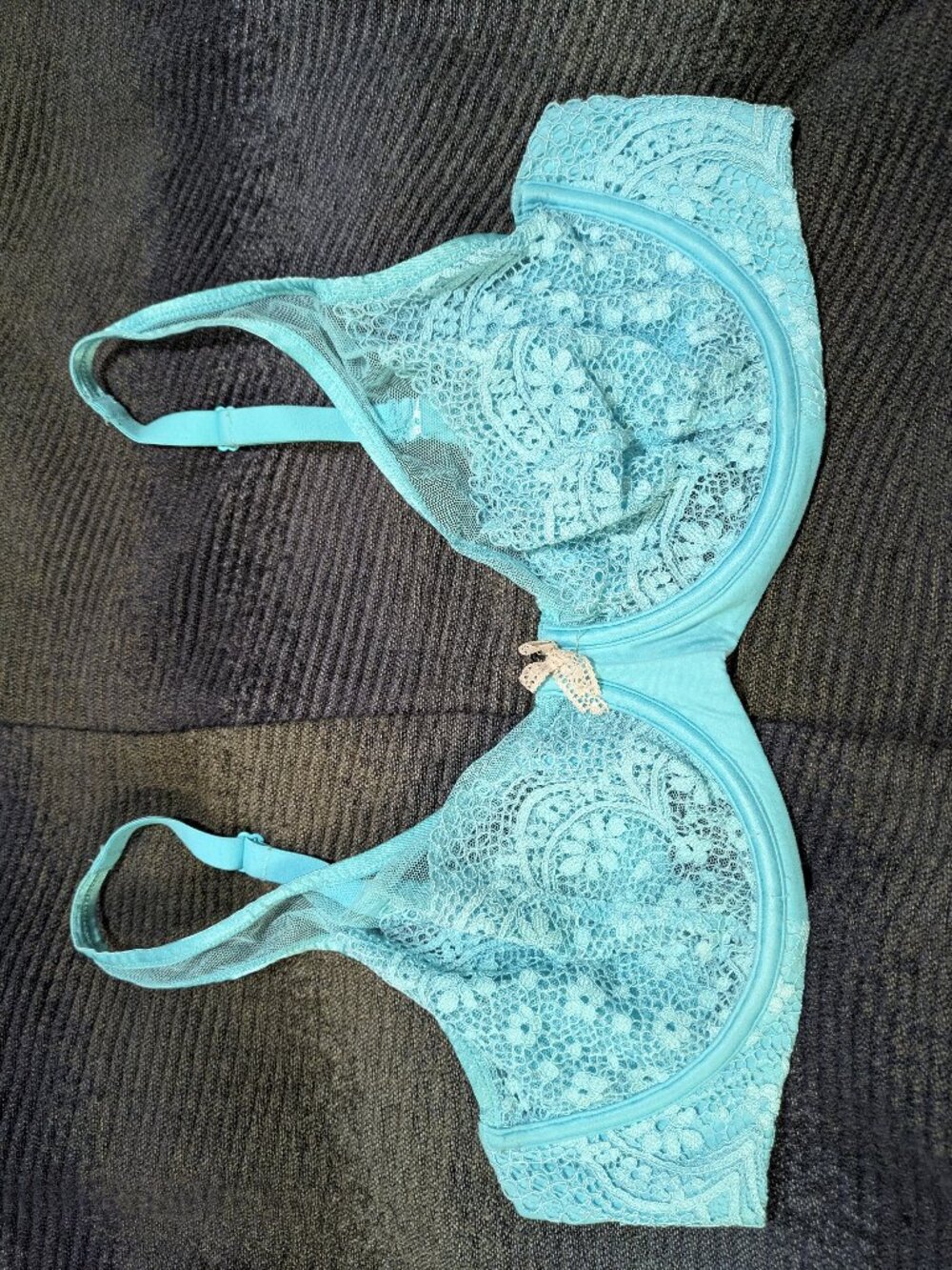 Victoria's Secret Baby Blue Lace Padless Wire 38D Bralette